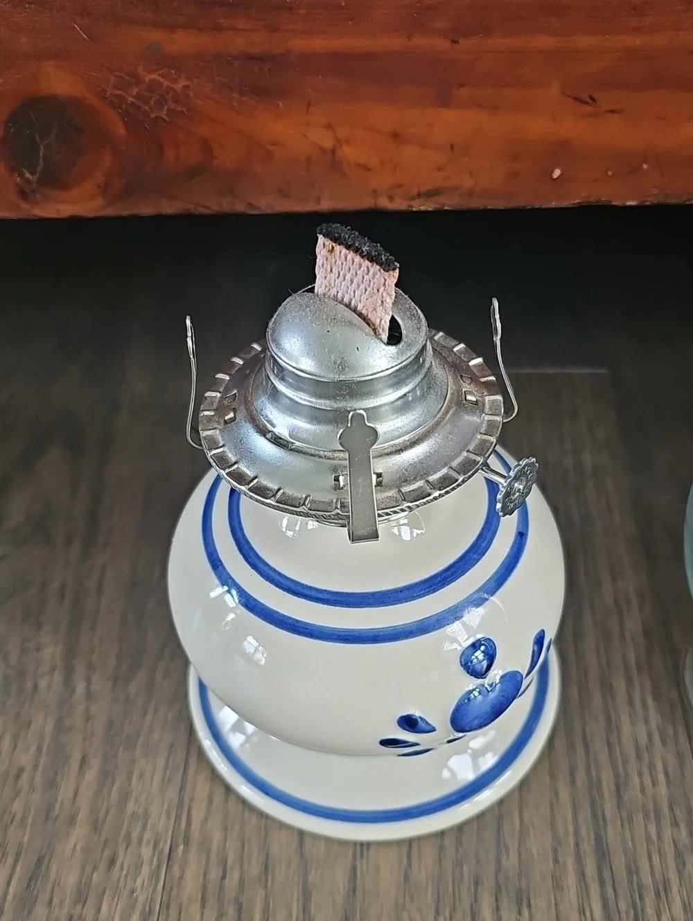 VNTG Farmhouse Blue White Ceramic Hurricane Oil Lamp Glass Chimney Cottage Decor